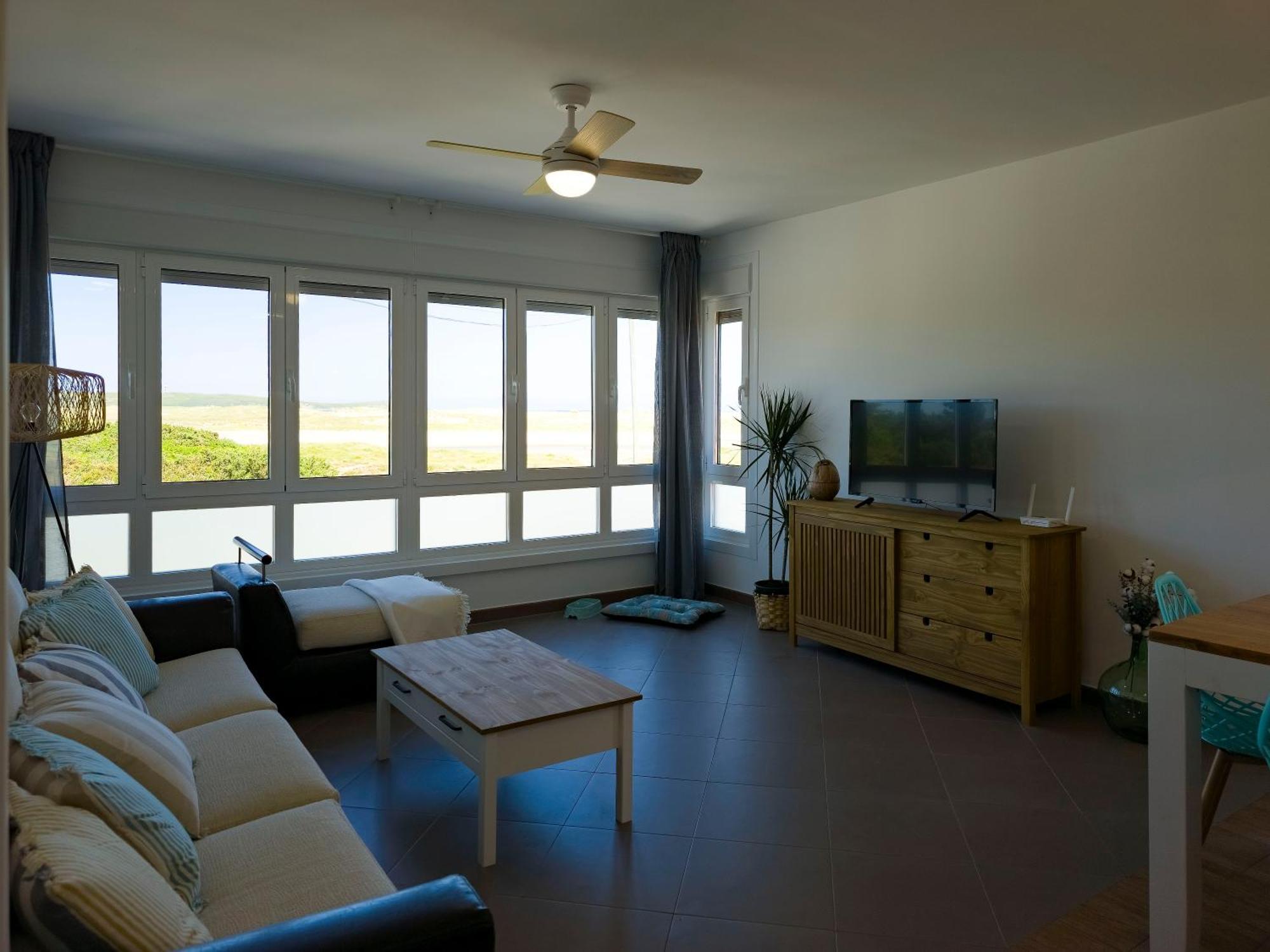 Apartamento O Lago Valdoviño المظهر الخارجي الصورة