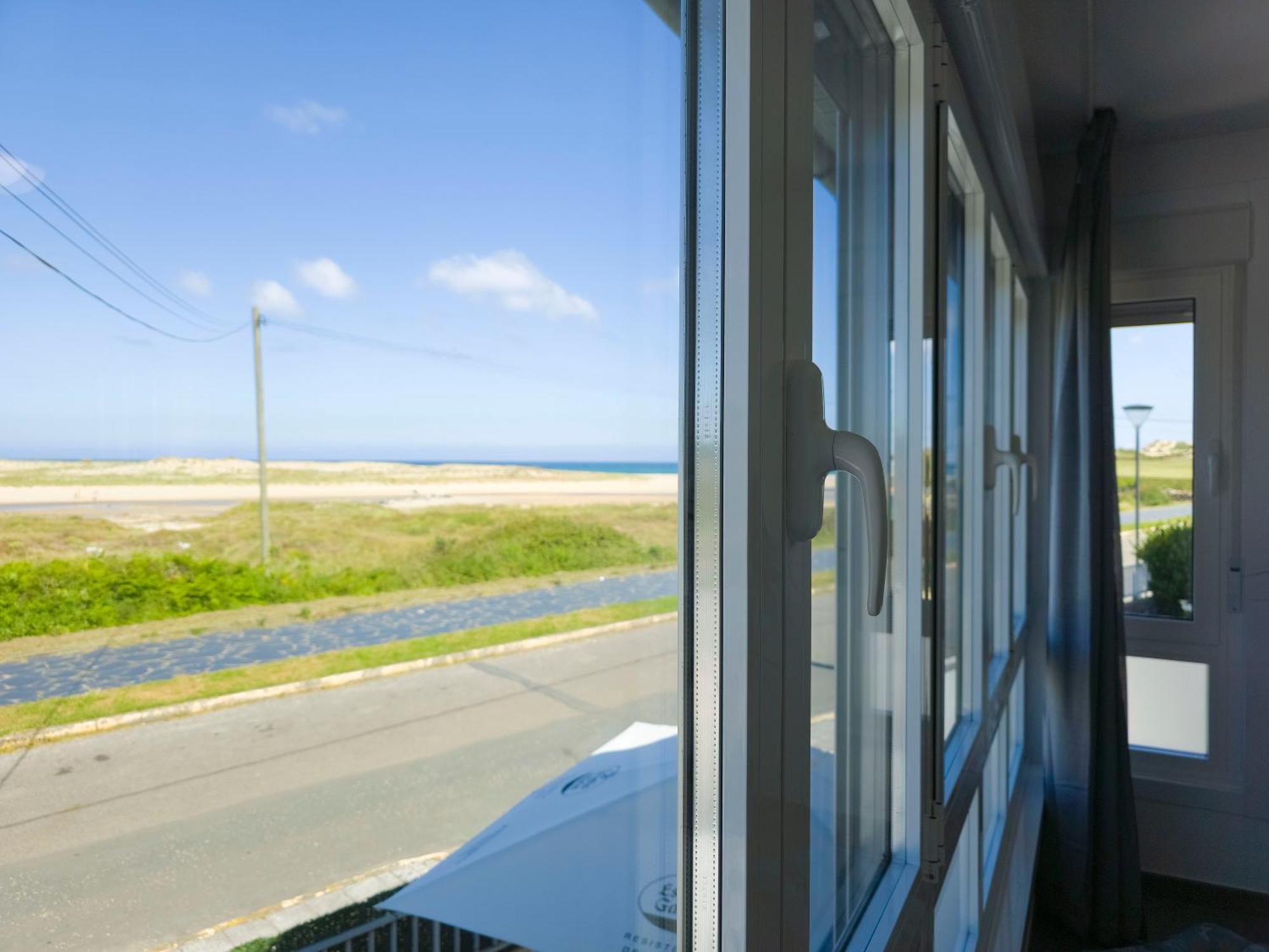 Apartamento O Lago Valdoviño المظهر الخارجي الصورة
